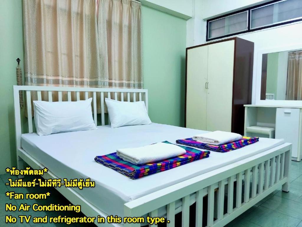 Jaroonwej Bangsaen Hotel Ngoại thất bức ảnh